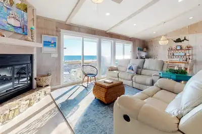 Image de Rustic Beachfront Home w/Spacious Deck, Central A/C, Free WiFi, Great Views