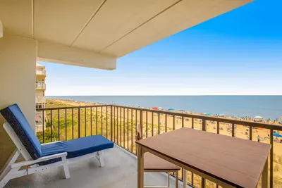 Image de Newly renovated Oceanfront Condo w/ Ocean View, Ac, Laundry & 2 Shared Pools