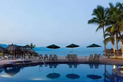 Image de Beachfront 2-Bed 2-Bath Resort Condo in the Heart of Puerto Vallarta