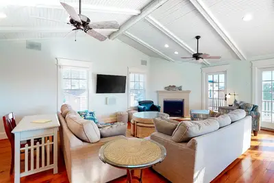 Image de Town of Bethany Beach retreat with screened porch, fireplace, & W/D - near beach