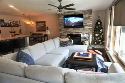 Image de Beautiful Vail Mountain View Condo with Shuttle to Skiing - sleeps 6! Simba Run