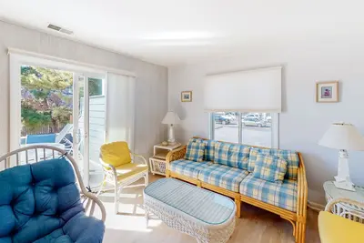Image de Sandywalk Townhouse Right on the Beach with Free WiFi, Private Washer/Dryer
