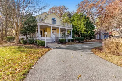 Image de Salt Pond House close to beach with W/D, pool, tennis access