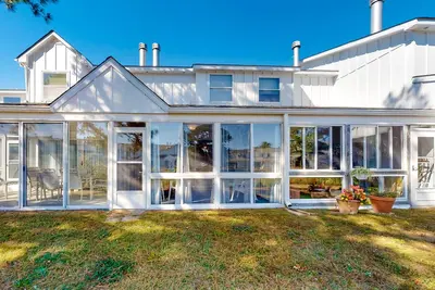 Image de Mallard Lakes Home w/Shared Pool, Free WiFi, Private Washer/Dryer