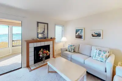 Image de Kings Grant Home Nestled Between Bay and Ocean w/Shared Pool, Private Washer/Dryer