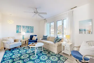 Image de Hidden Harbour Home Close to the Water w/Shared Pool, Private W/D, WiFi