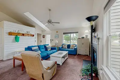 Image de Clearwater Home Close to the Beach w/Shared Pool, Private Washer/Dryer