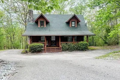 Image de Shepherd's Den - Cozy cabin minutes to Callaway Gardens. Pet-friendly!