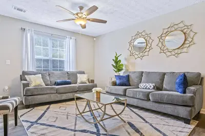Image de Elegant Hilltop Living | 3br | Mins to Downtown