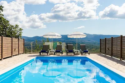 Image de Villa Dinos – Maison de vacances avec piscine privée en location à Corfou