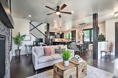 Image de Chic Abode, Beautiful & Spacious, Walk to Old Town