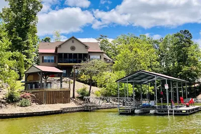Image de Beautiful Lake Home, Amazing Views, Full Kitchen/Bar on Lake Shore, Private Cove