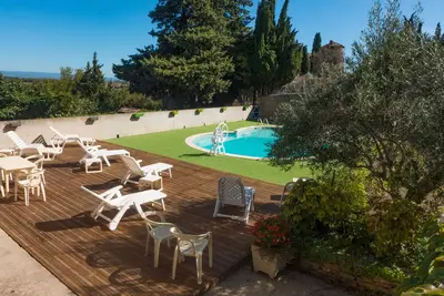 Gite de charme pour 2 avec terrasse privée et grande piscine