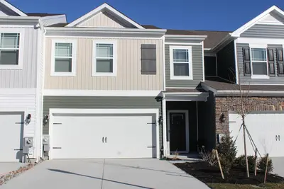 Image de Beach Life - Townhouse 1. 5 miles from Beach