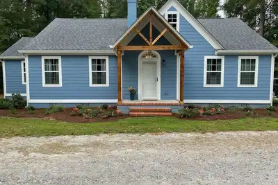 Image de The Blue House - Available for Master’s Week