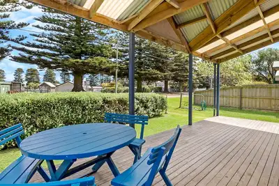 Image de Ideal family home a just a stones through from the popular Little East Beach