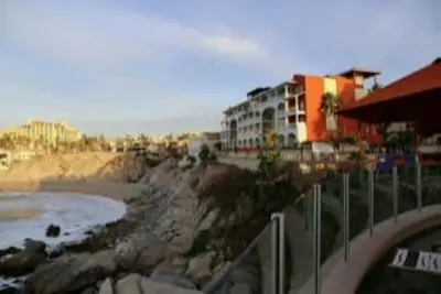 Image de Ocean Front Deluxe Villa with Swimmable Beach! Sleeps 4 / 473 sq ft