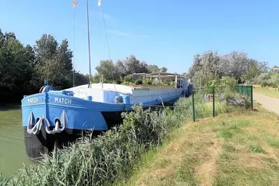 Image de Péniche Match - Pont Van Gogh Arles