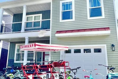 Image de Spring specials- Bench bike-hot tub-3 blks beach-2 blks playground-firepit-games