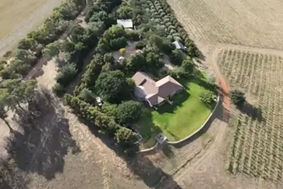 Image de Luxury Homestead with Vineyard and Mountain Views