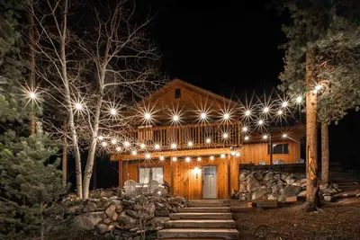 Image de Riverfront Hot Tub Mountain Retreat