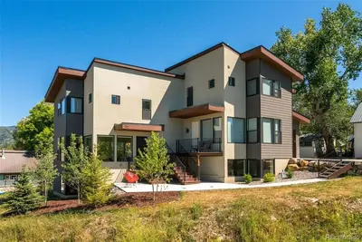 Image de Sparkling new-build near downtown & ski resort - amazing views, WiFi, W/D
