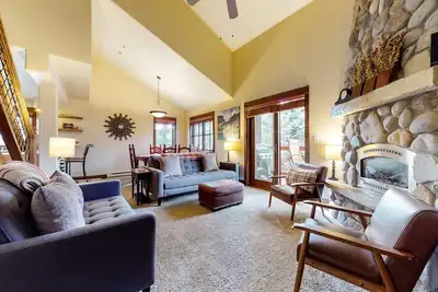 Image de Large & Attractive Condo Near Steamboat Lifts w/WiFi, Shared Hot Tub, & W/D