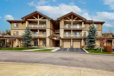 Image de Comfortable mountain home close to Steamboat Resort with washer/dryer