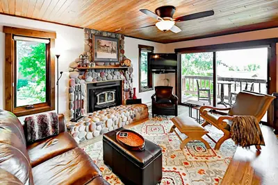 Image de Beautiful Steamboat home near the lifts with year-round hot tub & private W/D