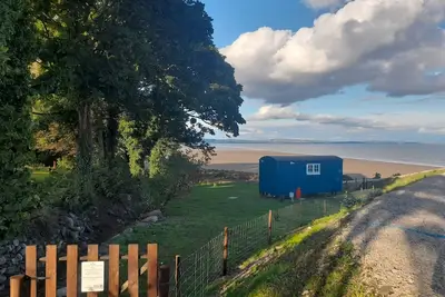 Image de Seashore Shepherds Hut @ Moat Farm, with a garden in Ulverston