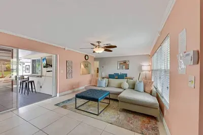 Image de Home w/pool by Pmi Op Cabana