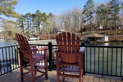 Image de Relax among the palms at Reeled Inn on Beautiful Lake Gaston