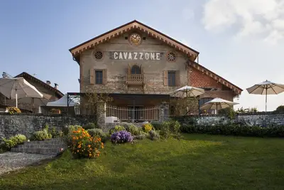 Image de Ferme à Reggiano avec jardin panoramique
