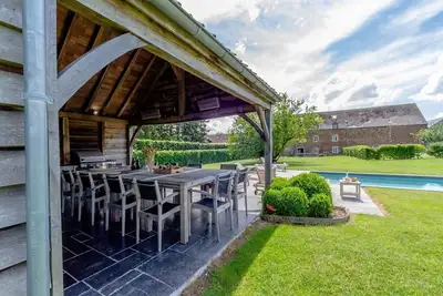 Image de Ferme-Château à Condroz avec Piscine Chauffée