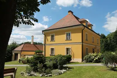 Image de Maison MilĂre près de la ForĂŞt Bohème