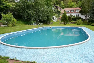 Image de Maison à Bechyně avec Piscine et Sentiers