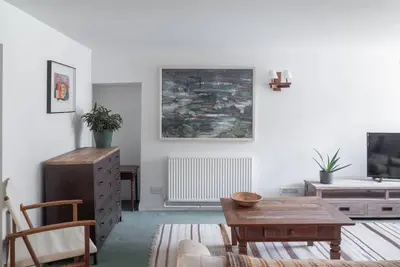Image de Beautiful cosy cottage above Avon river, close to the beach