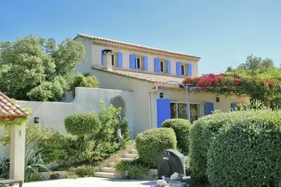 Image de Villa à Villes-sur-Auzon avec Piscine