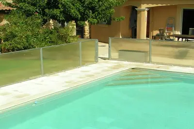 Image de Gמte א Carpentras avec Piscine