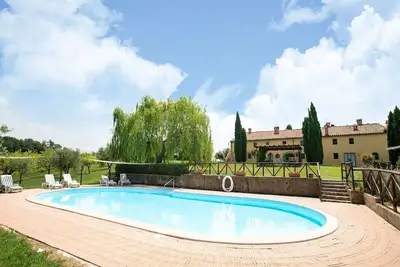Image de Maison de vacances de charme à Collesalvetti avec jardin