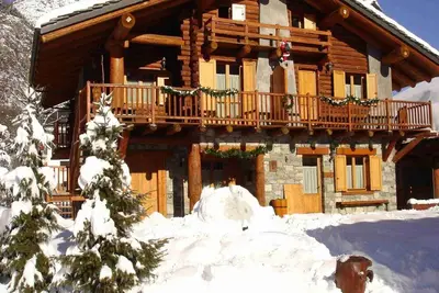 Image de Chalet confortable à Antey-Saint-André avec terrasse