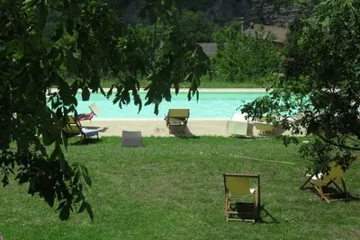 Image de Maison de vacances cloîtrée dans la forêt