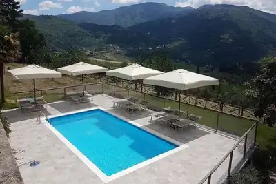 Image de Appartement de luxe Aia à Pelago avec piscine