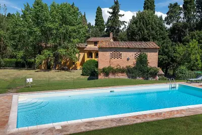 Maison de vacances à Ponsacco avec piscine