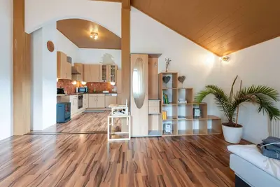Image de Maison de vacances moderne à Pinsdorf avec jardin