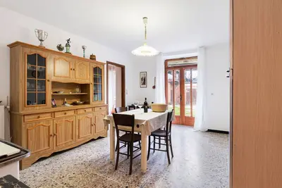 Image de Maison de vacances simpliste à Predosa avec jardin