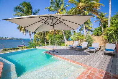 Villa Manzelle 5 Bedrooms at the water's edge