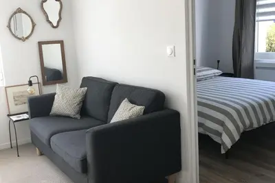 Image de Appartement-Appartement-Salle de bain privée séparée-Vue sur la cour-Rdc gauche