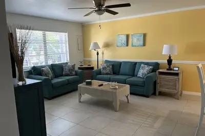 Image de Closest Inn to Deep Water in St James City. Perfect for monthly rental!