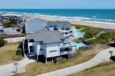 Image de D0130 Specials! Ocean Front w/Pool!